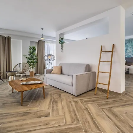 Brand New Elegantly Furnished In