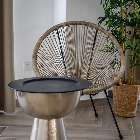 아파트 Brand New Elegantly Furnished In