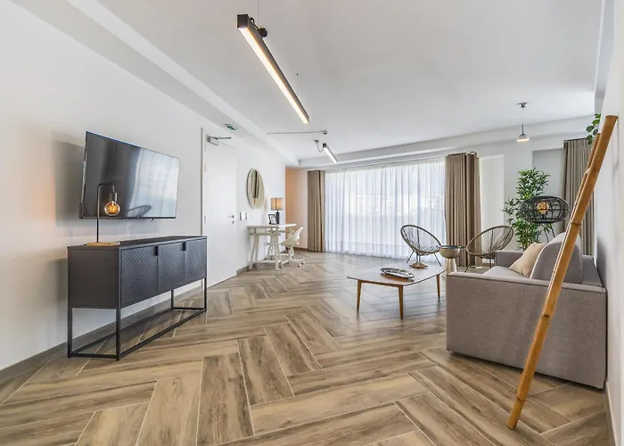 Brand New Elegantly Furnished In *